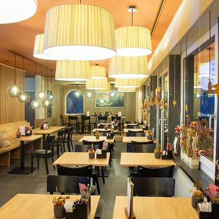 5 For 8 People At Bergcafe Aurora Apartment